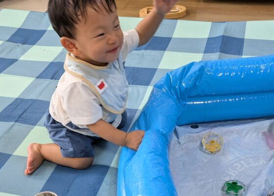 ♦おひさまのおうち♦1・2歳児さんと氷・色水遊び🍧