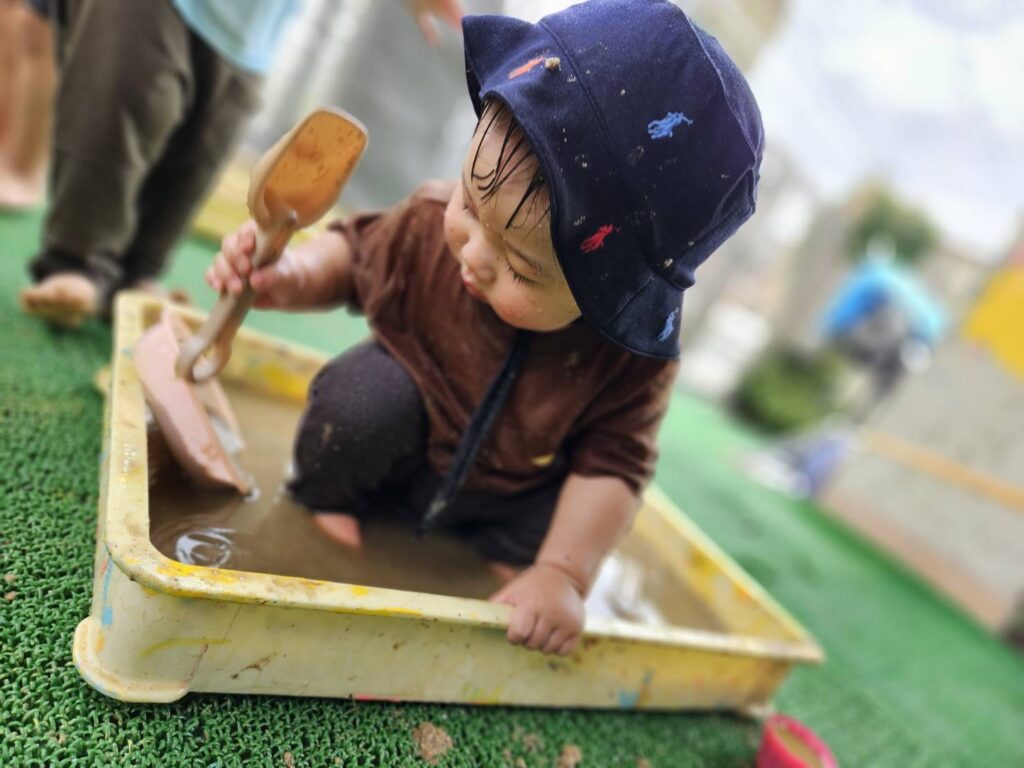 泥んこ遊びの季節です✨