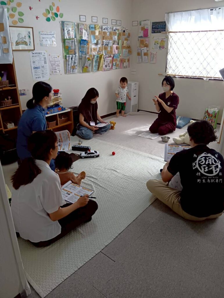 ☆おやこのおうち☆講座 『お口を育てる離乳食』の様子